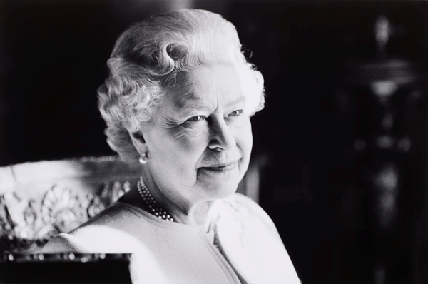 HM The Queen Royal Family (c)